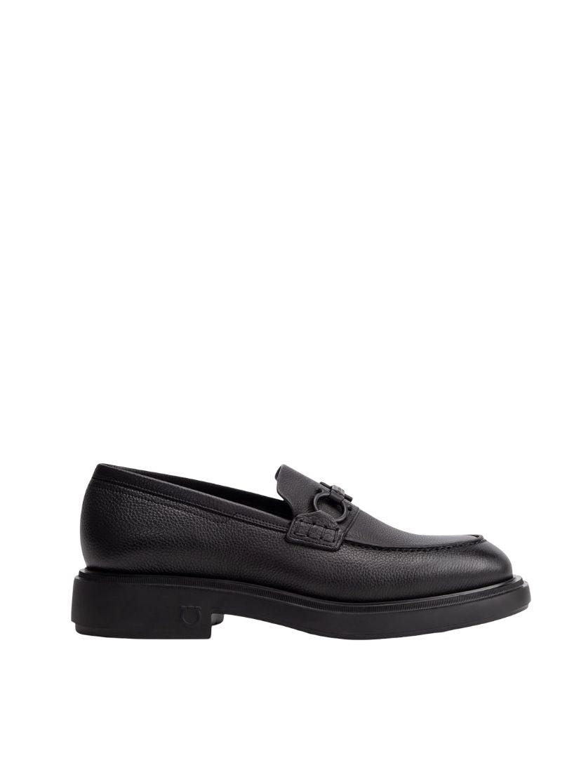 MOCASIN WITH BLACK GANCINI DECORATION Ferragamo NEGRO 8