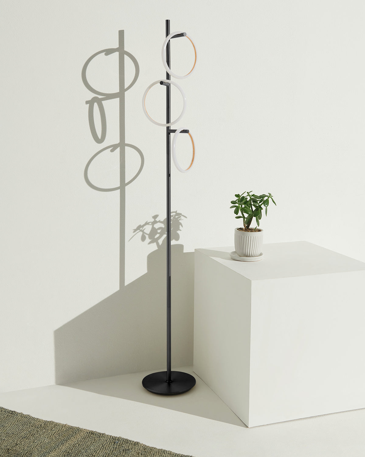 Saturn Floor Lamp Brightech