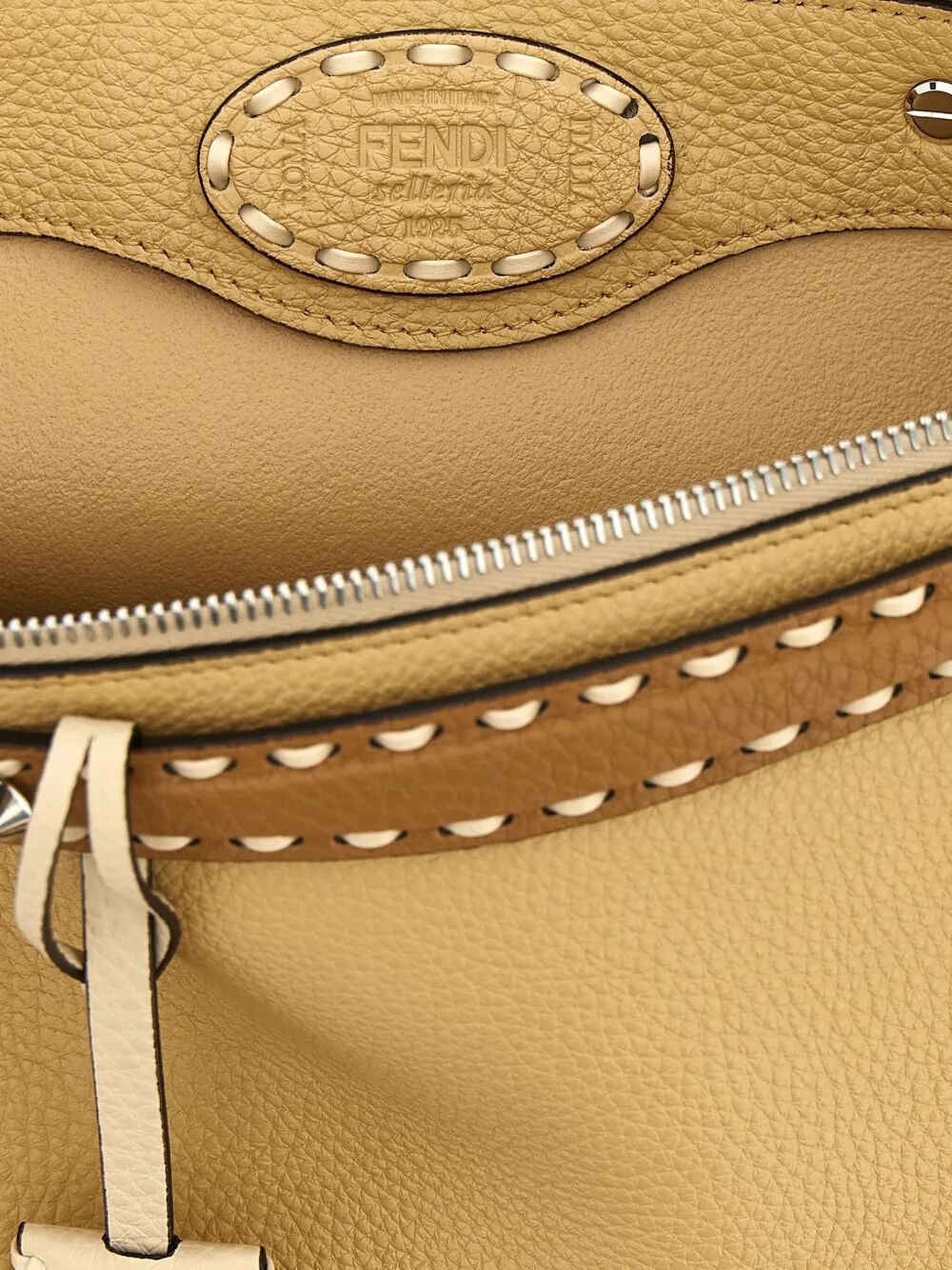 BORSA BY THE WAY SOFT MEDIUM WITH MACRO TOP STITCHING Fendi