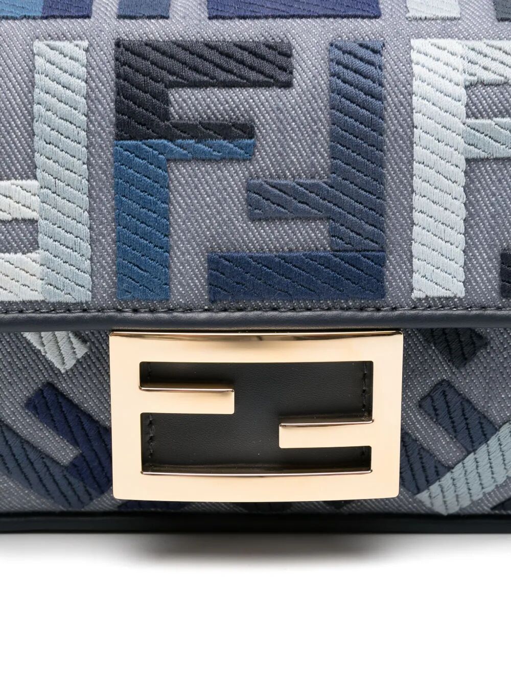 NVO BAGUETTE BAG Fendi