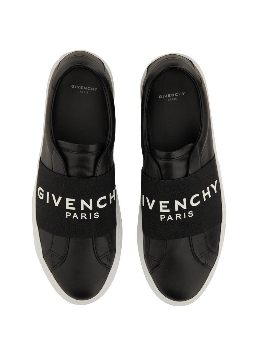 LOW TOP SNEAKERS Givenchy