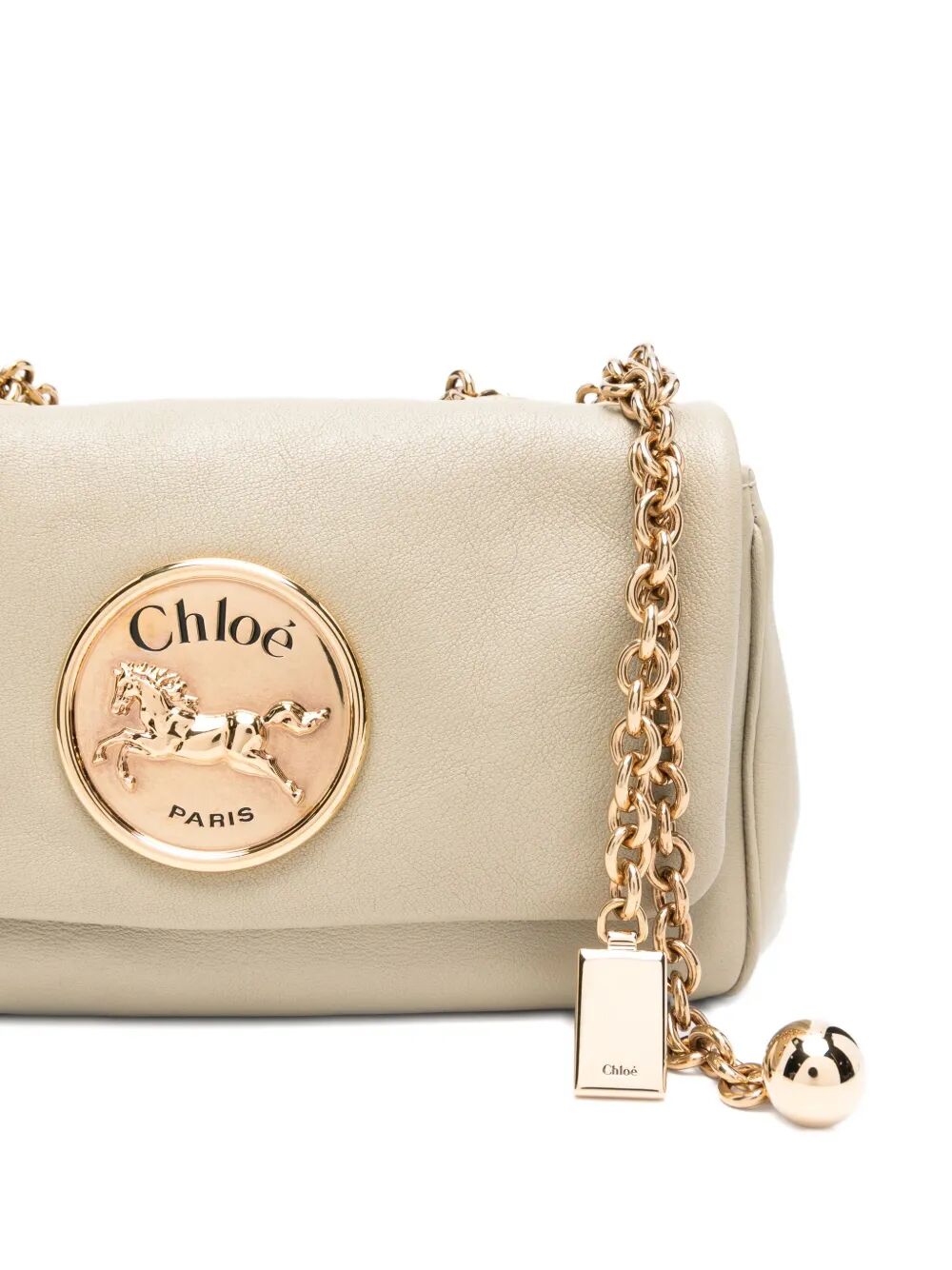 S585 - CHLOE HERITAGE Chloé