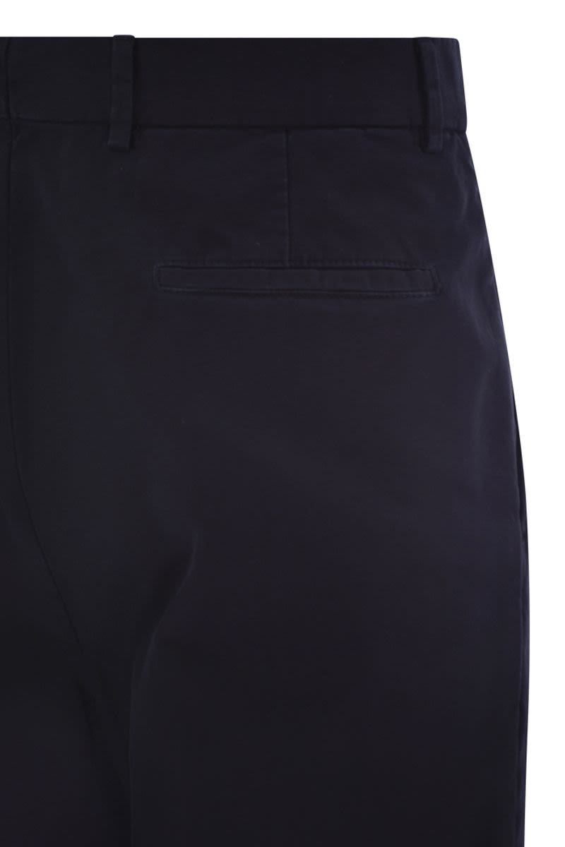 LEISURE FIT TROUSERS IN GARMENT-DYED COTTON VELVET WITH DARTS Brunello Cucinelli