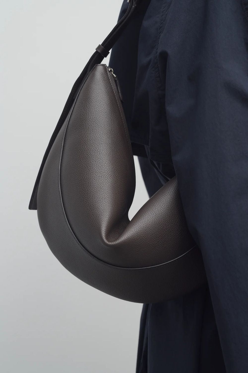 BROWN LEATHER JOUVE SHOULDER BAG The Row