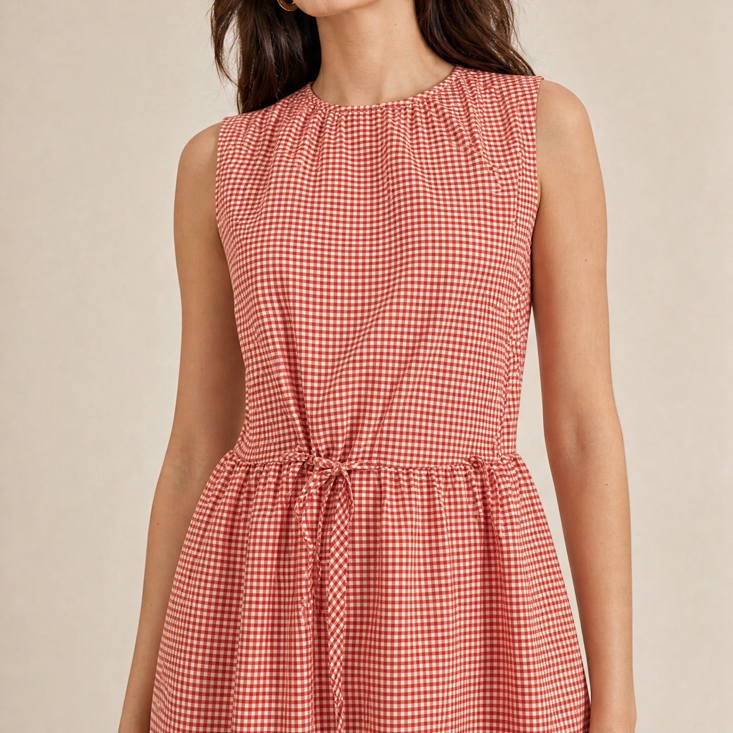 Red checkered sleeveless dress by APUNTOB, front detail view