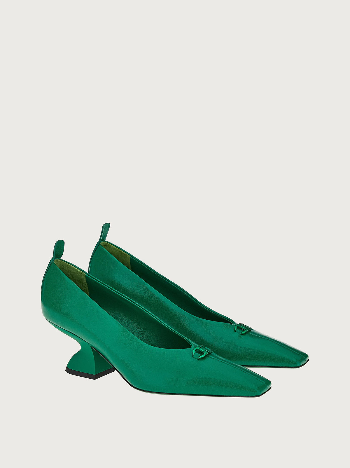 Salvatore Ferragamo green pump with pointed toe and logo buckle, front angle