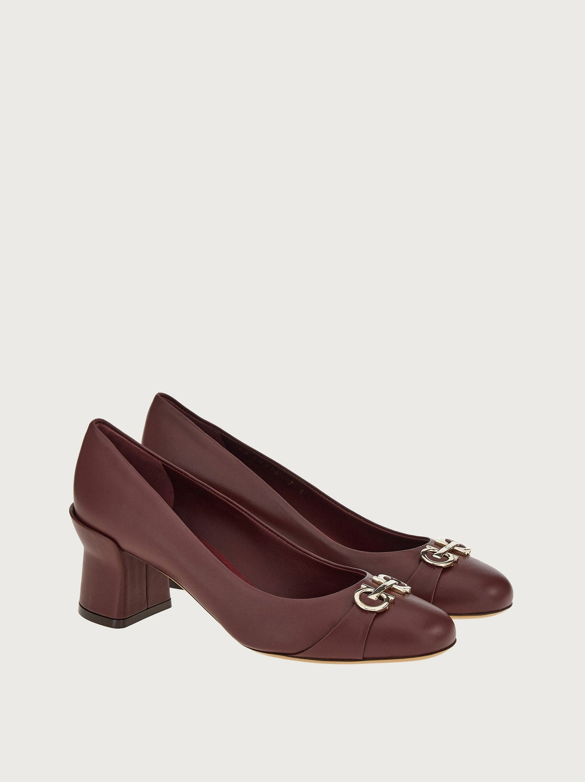 Salvatore Ferragamo leather pump in bordeaux, sole and heel construction view