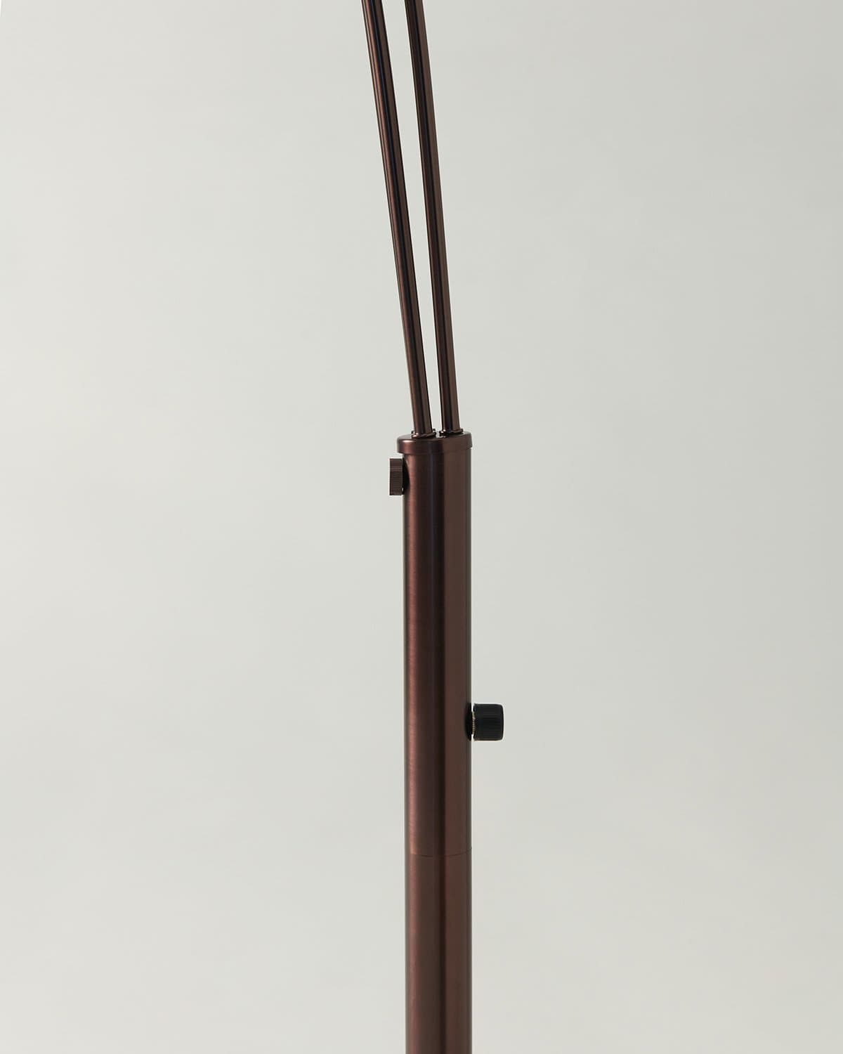 Brightech Trilage Floor Lamp - Thumbnail 4
