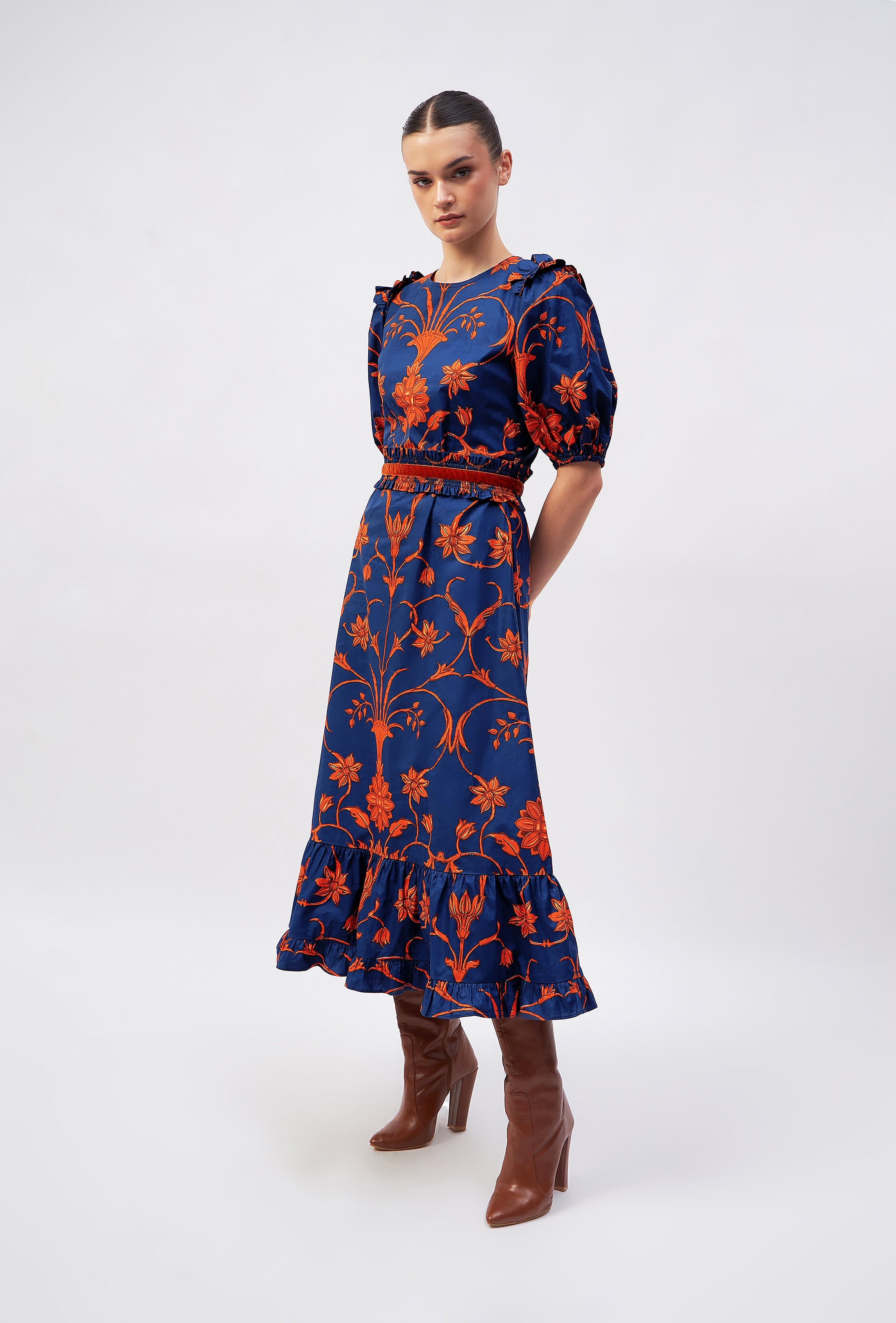 Multicolor Antonia dress with detachable belt at waist by Beyond by Vera