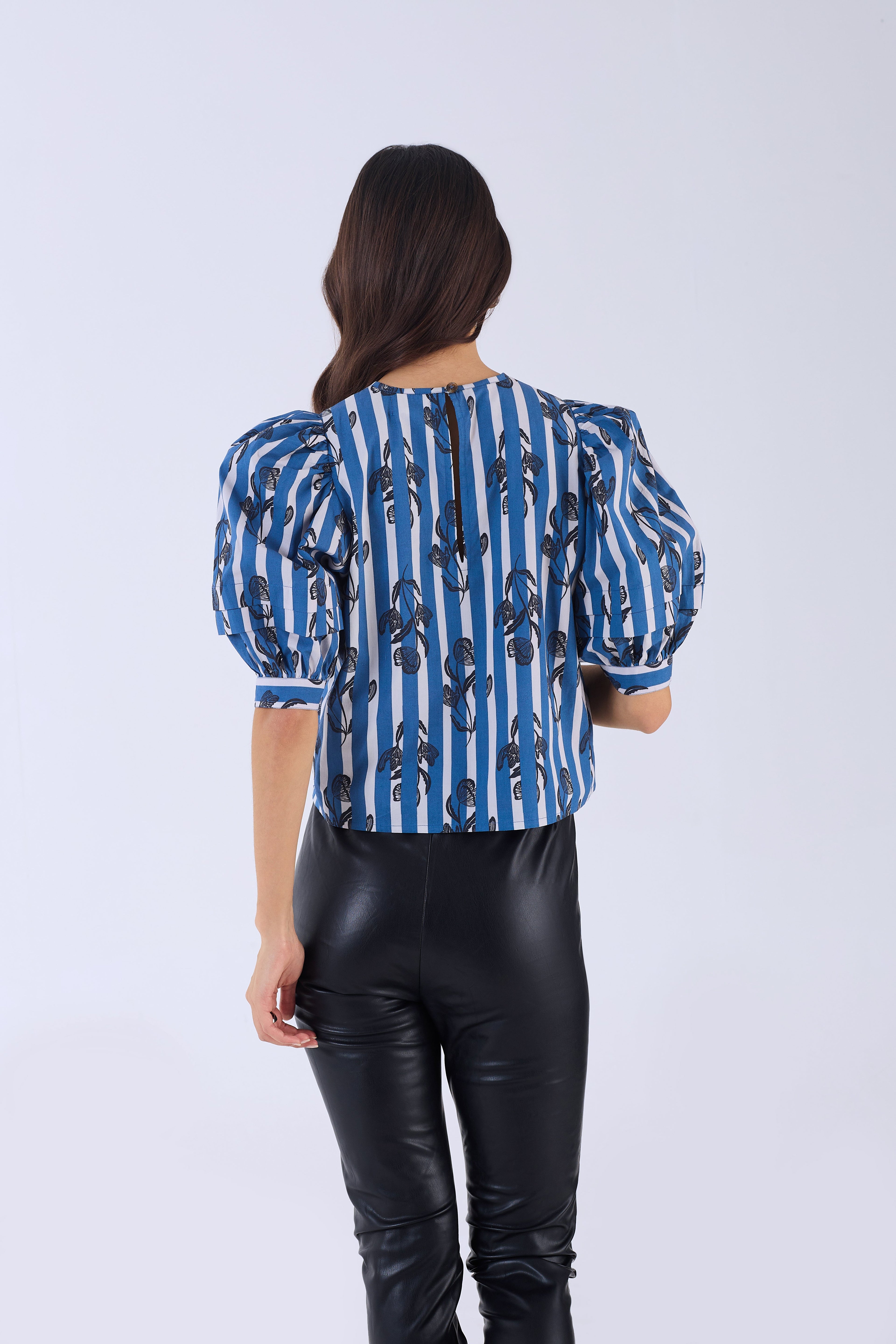Cotton poplin Lilly blouse with crew neckline by Beyond by Vera, worn back view