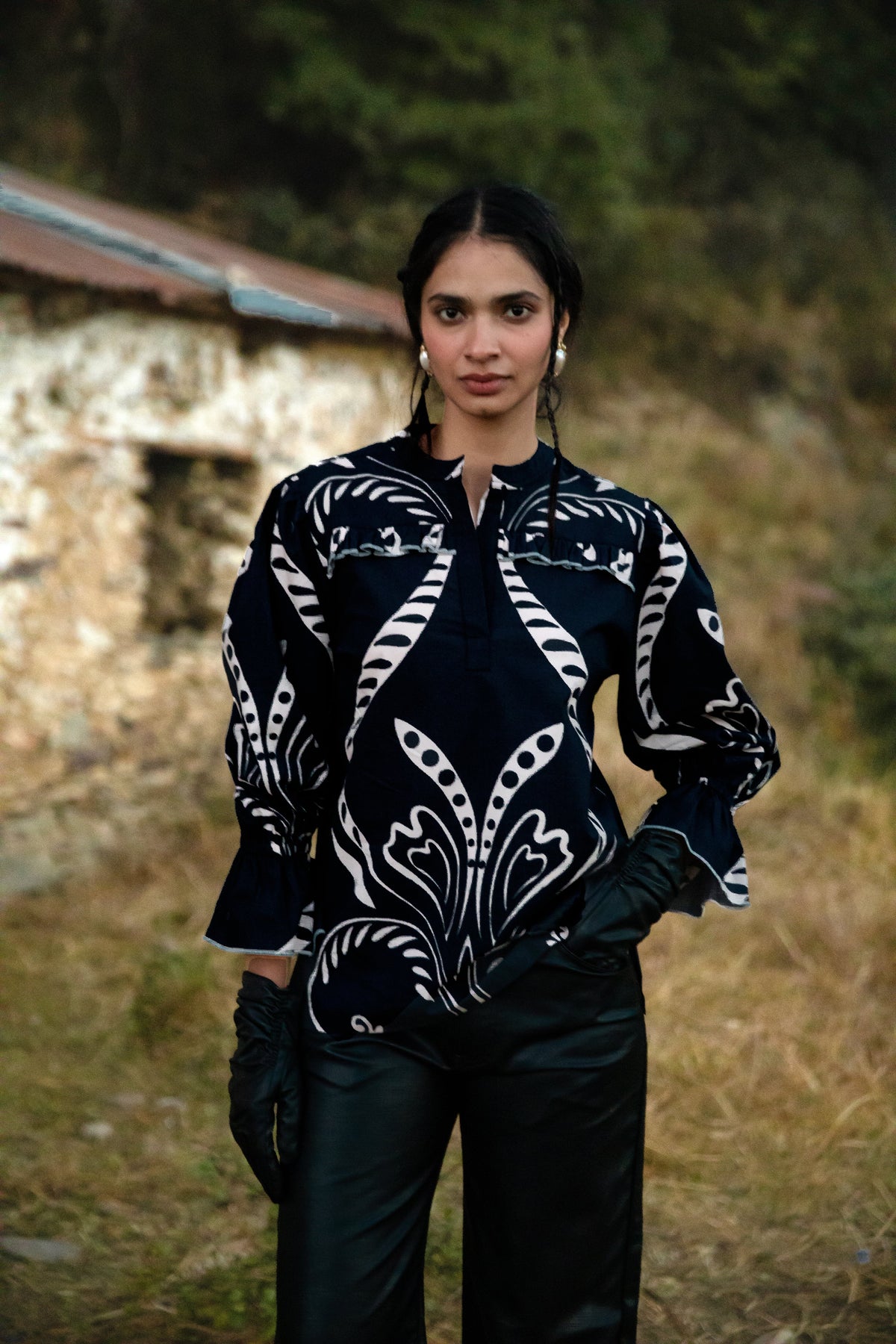 Beyond by Vera Stella blouse with three-quarter puffed sleeves, side view