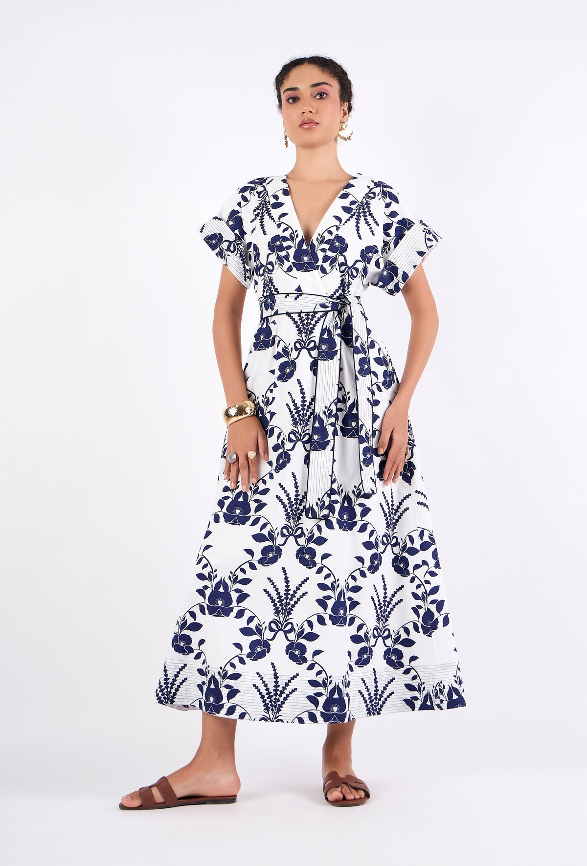 Cotton poplin maxi dress by Beyond by Vera, detail of kimono sleeves