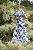 Cotton poplin maxi dress by Beyond by Vera, detail of V-neckline and belt