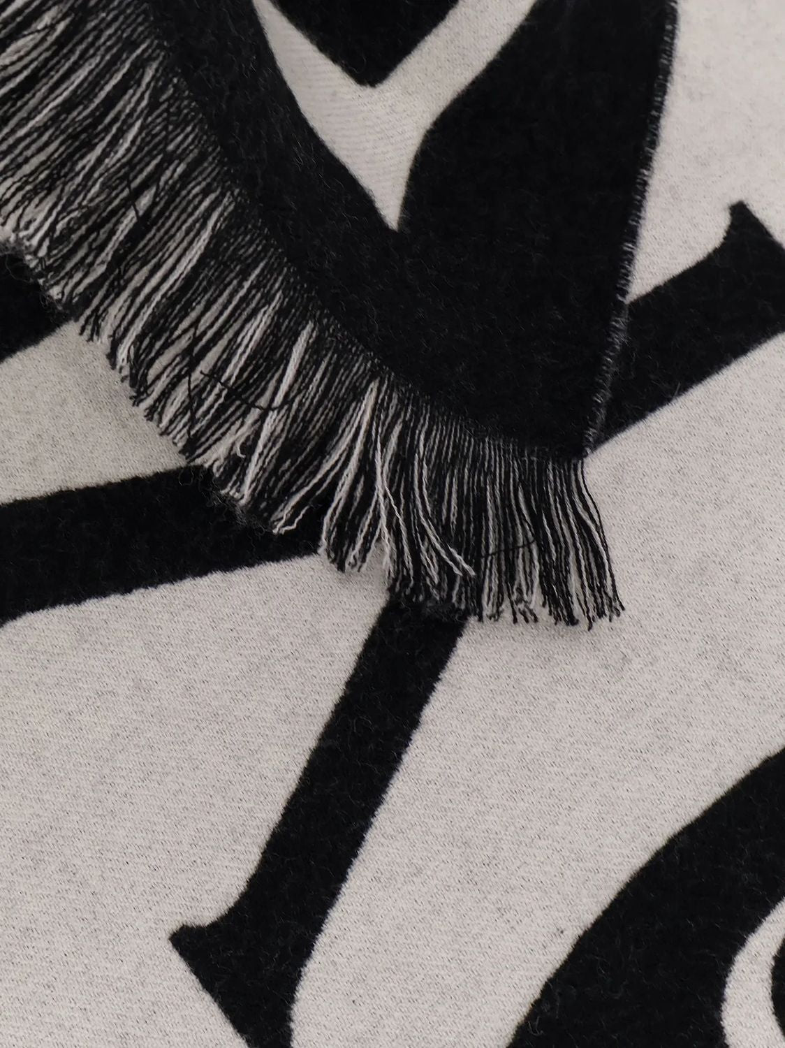 BLACK WOOL SCARF Burberry