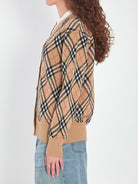 W:AU25-WW-SMT-2.1.104 Burberry