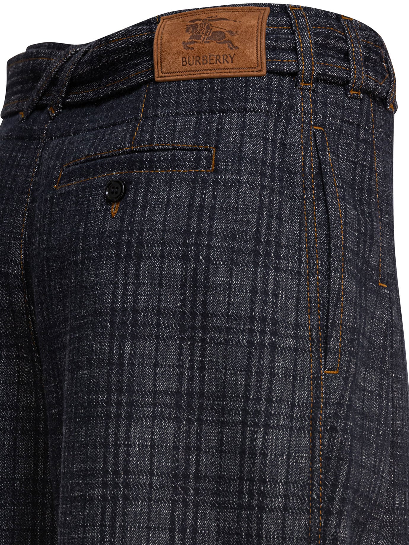 W:AU25-WW-PRO-3.6.024:168357:A5924 Burberry