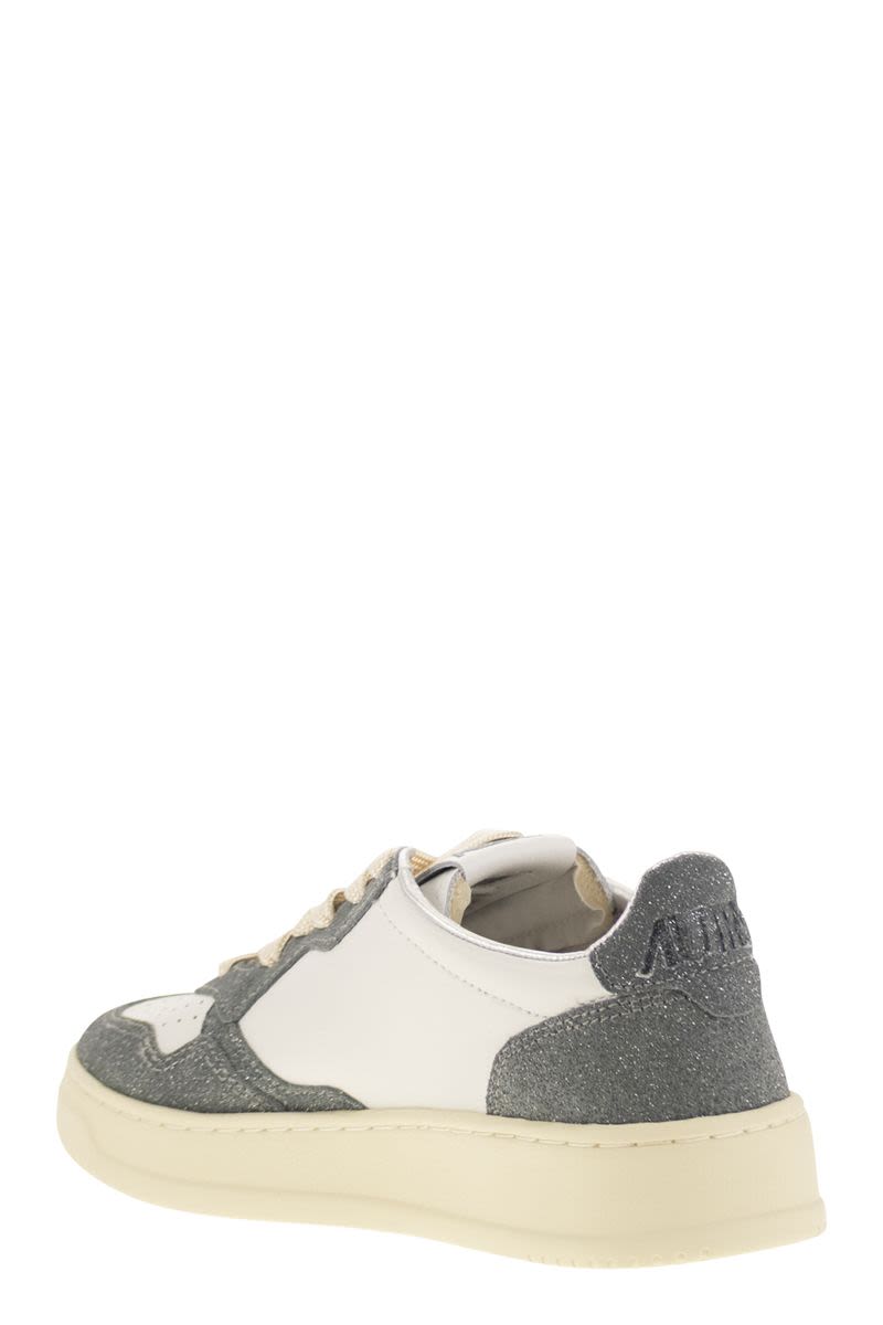 MEDALIST LOW - SNEAKERS WITH TWO-TONE GLITTER Autry