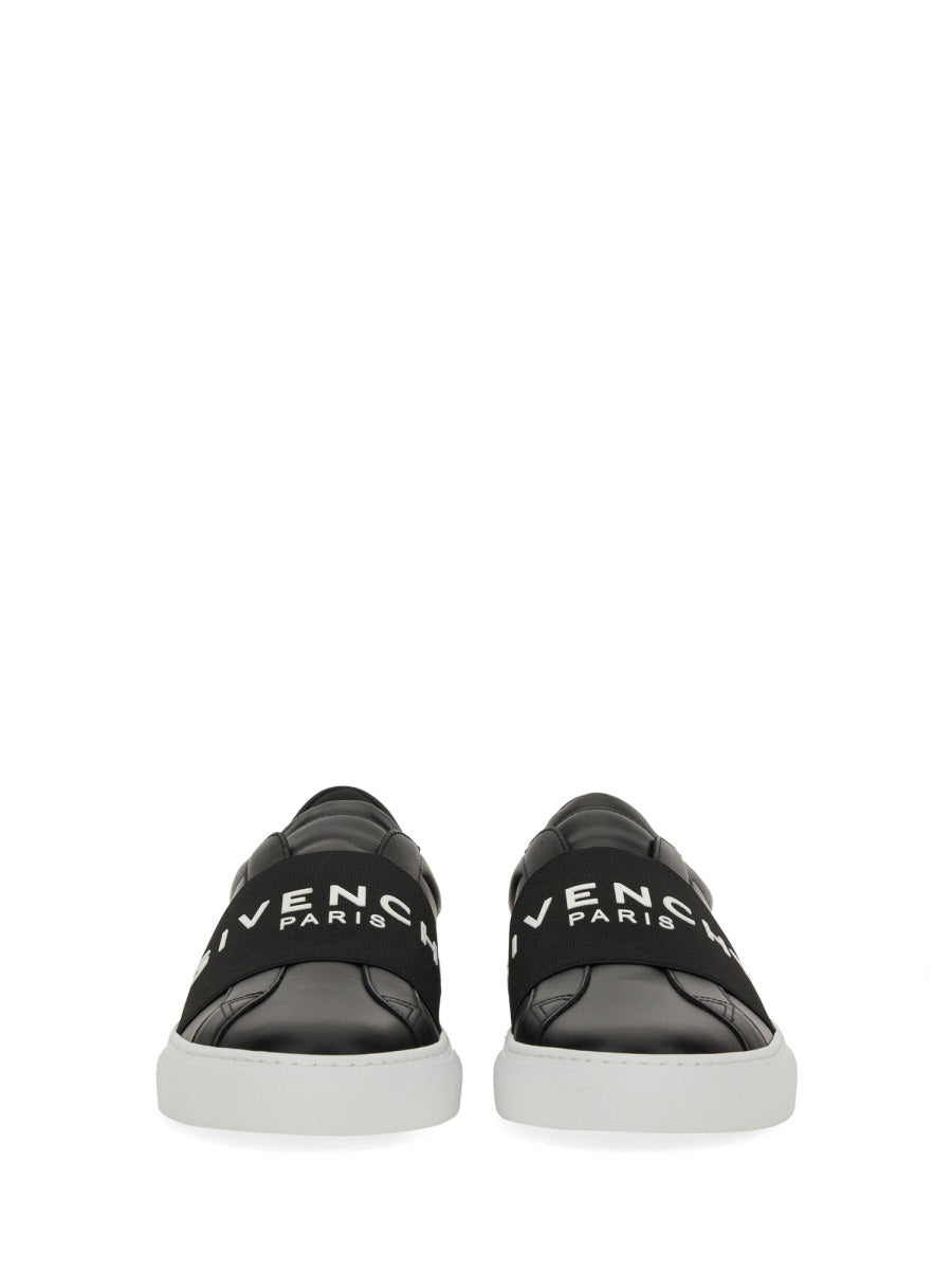 LOW TOP SNEAKERS Givenchy